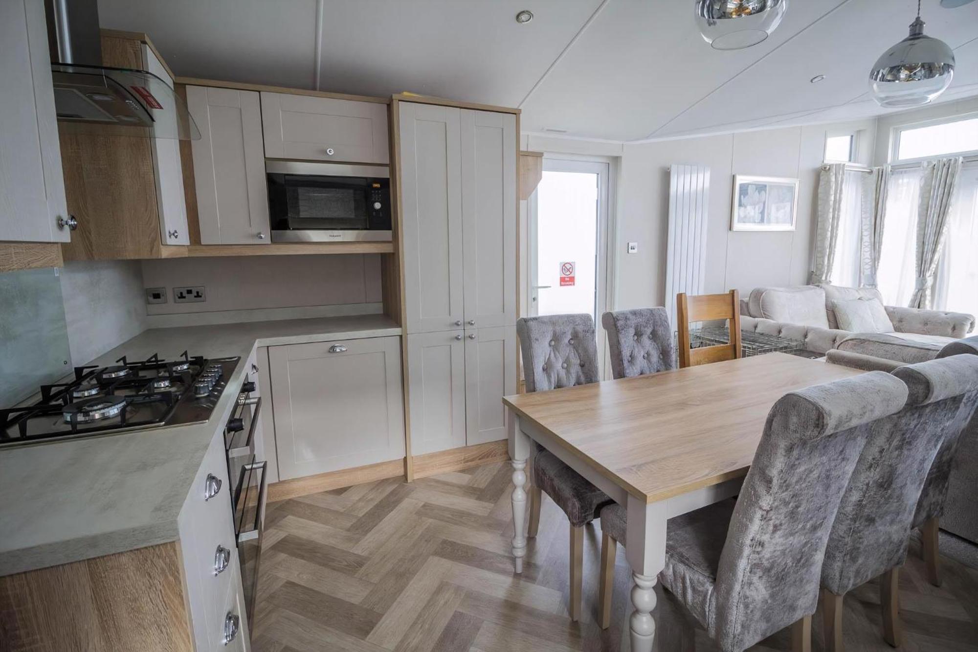 Stunning Caravan With Full Sea Views At Broadland Sands In Suffolk Ref 20236Bs Hopton on Sea Zewnętrze zdjęcie